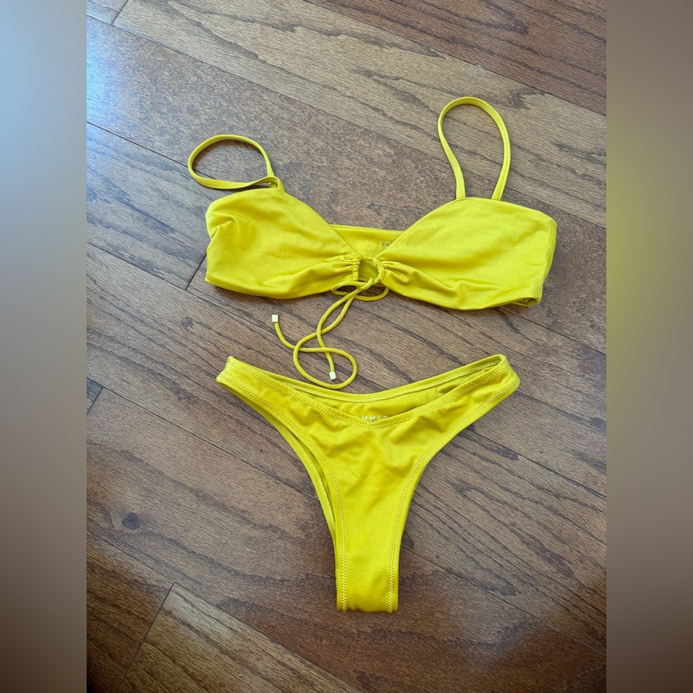 Sommer swim bikini.. Medium top. Xs bottom. Mustard color